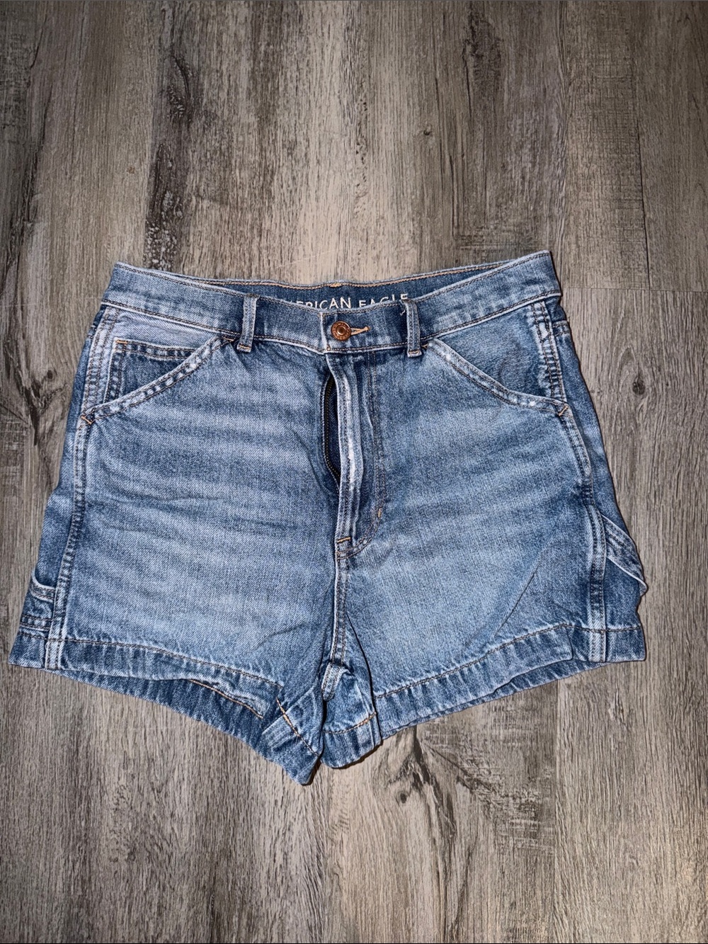 American Eagle Outfitters Medium Wash Denim Women's Shorts